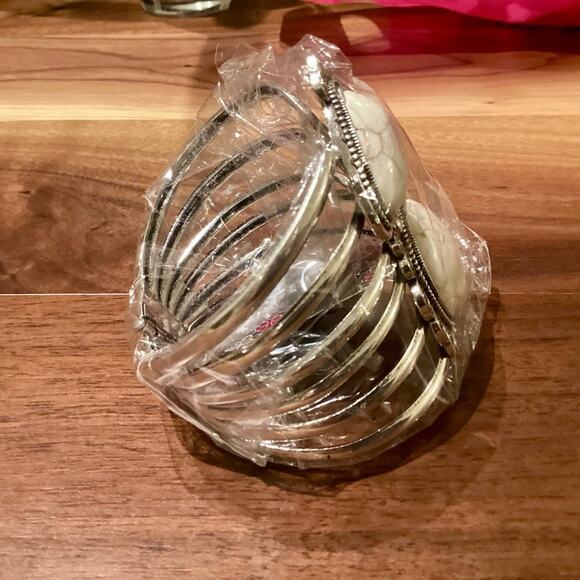 HAWAIIAN PAPARAZZI LADY Bracelet - Picture 4 of 4